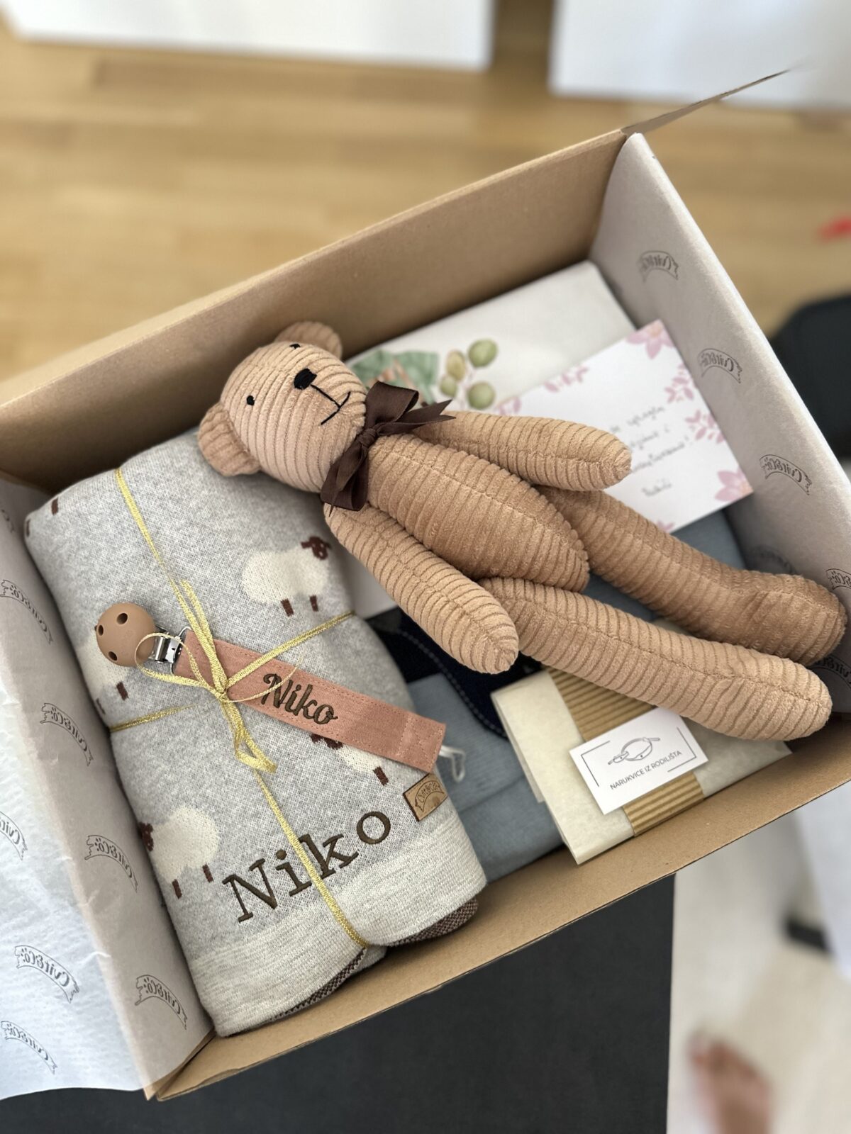 Poklon paket za bebe “Meko Plavetnilo” | Premium Baby Gift Box